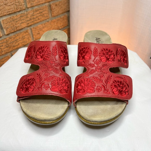 Alegria Linn red leather embroidered flower slip-on wedge sandals - EU 39 - Picture 2 of 9